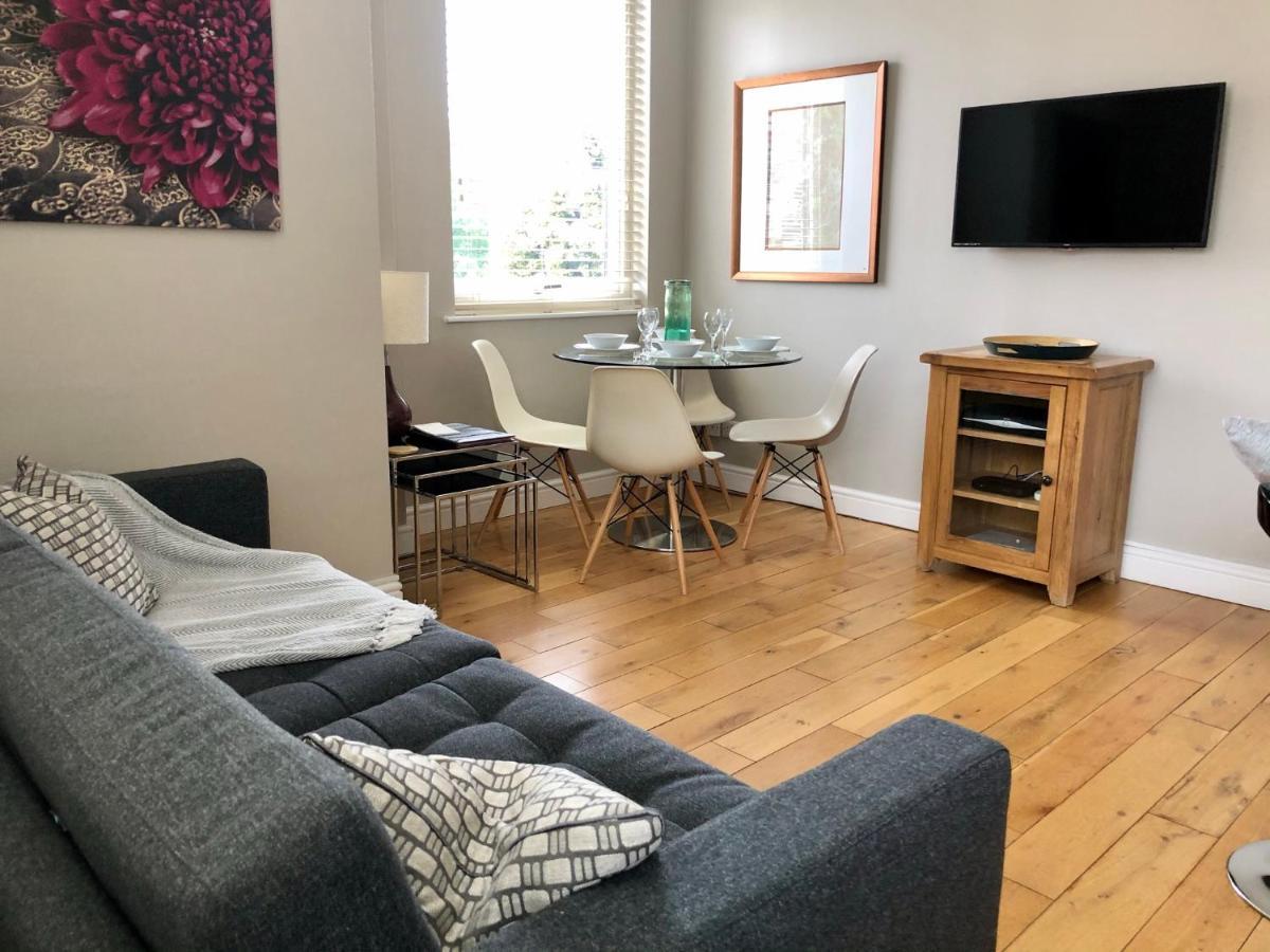 Apartment The Courtyard 2 Bedroom Apartments In Central Windsor With Parking