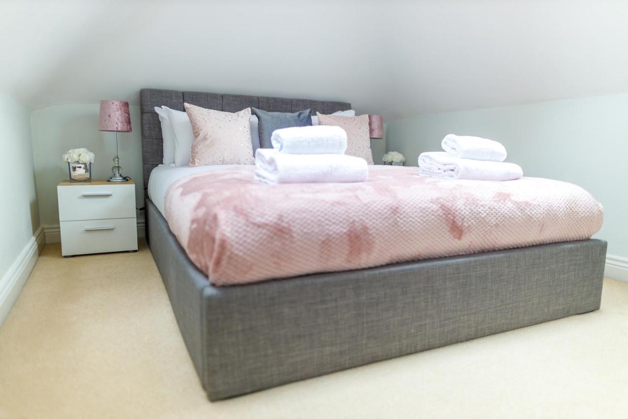 Modern 4br In Windsor, Near Marina And Thames Apartment Windsor