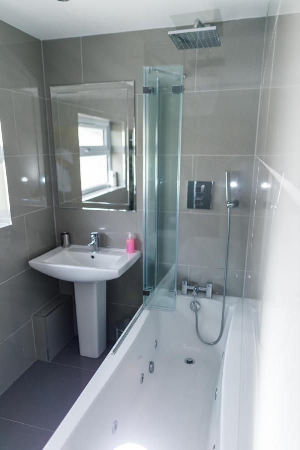 Apartment Modern 4br In Windsor, Near Marina And Thames Windsor