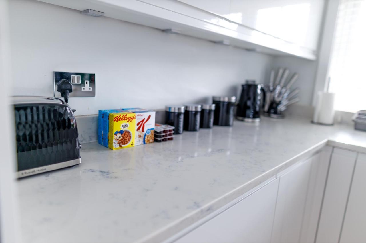 Modern 4br In Windsor, Near Marina And Thames Windsor