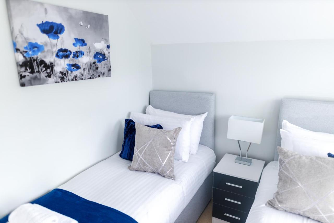Apartment Modern 4br In Windsor, Near Marina And Thames *