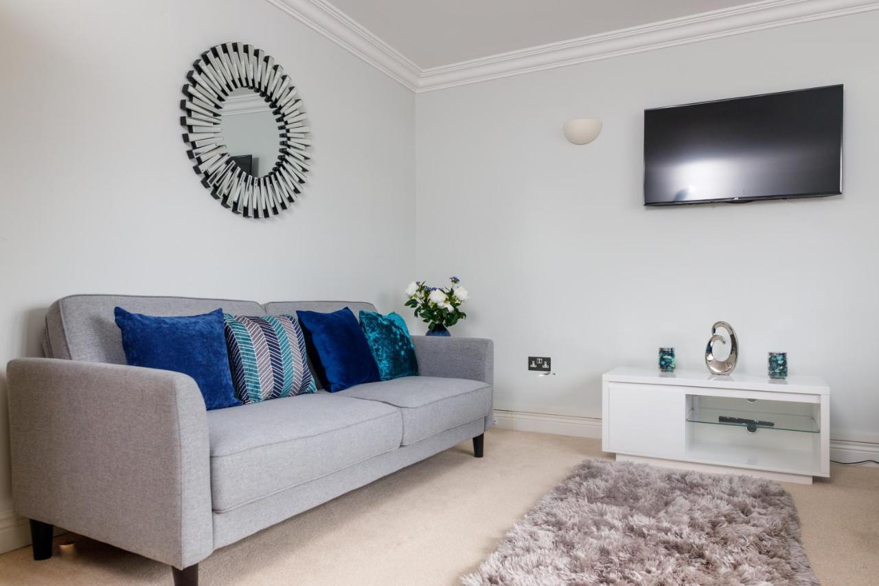 Modern 4br In Windsor, Near Marina And Thames Apartment Windsor