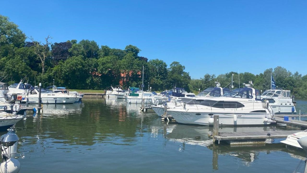Modern 4br In Windsor, Near Marina And Thames Apartment