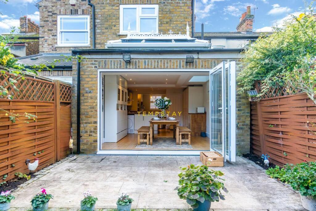Holiday home Stylish 3 Bed Cottage, Walk 2 Sights & High St *