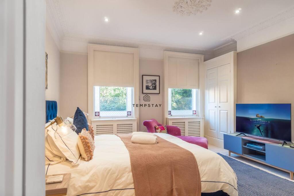 5 Min To Castle & Shops - Charming Character Windsor