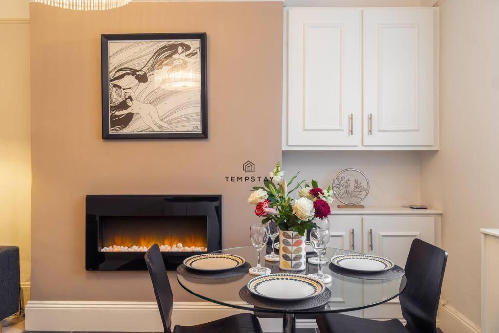 Apartment 5 Min To Castle & Shops - Charming Character