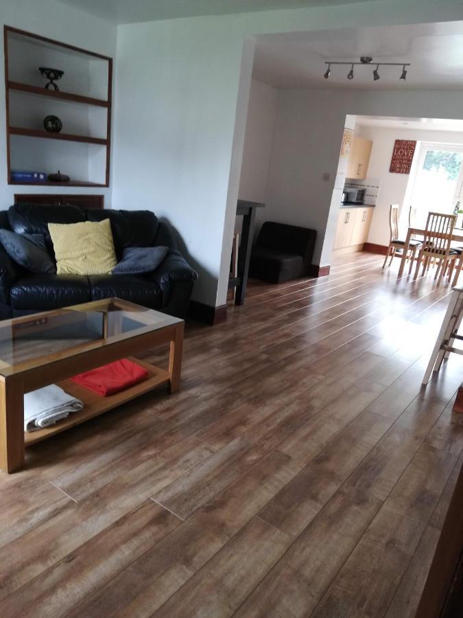 Comfy 3 Bed House Near Castle And Legoland *
