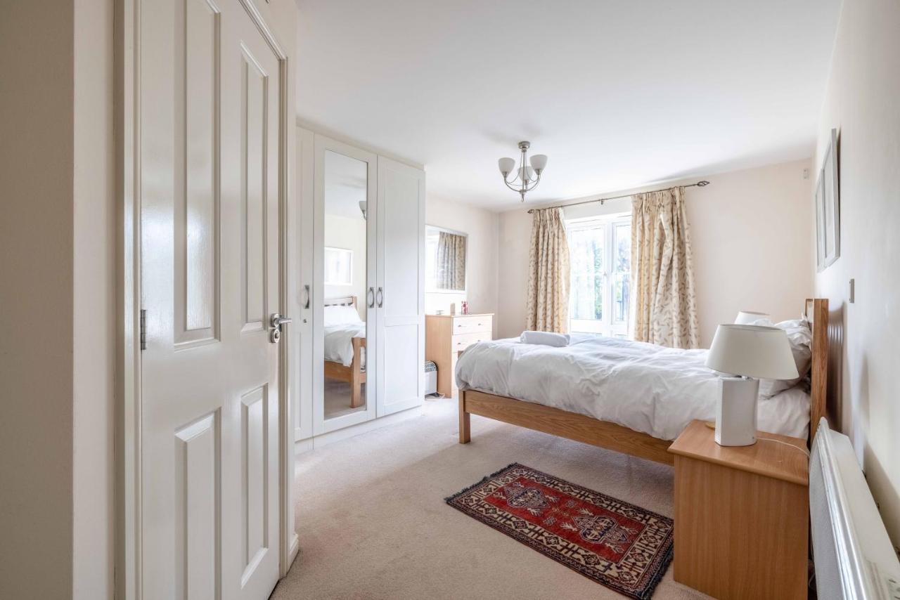 Apartment Cosy 2 Bed 2 Bath Central & Parking *