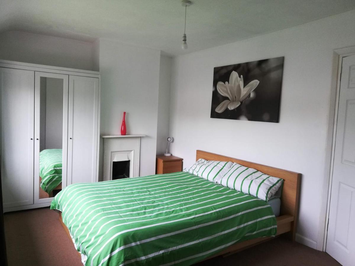 Comfy 3 Bed House Near Castle And Legoland Casa de férias Windsor