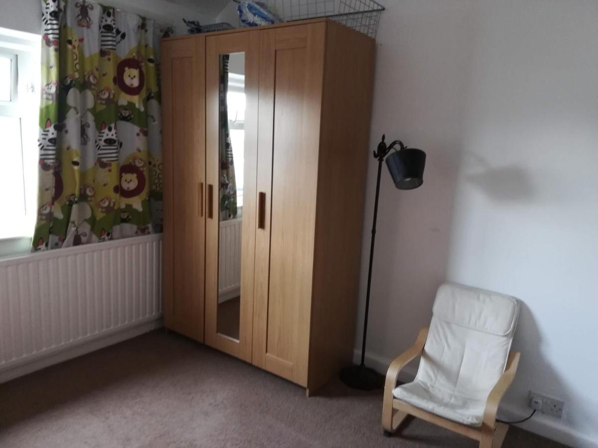 Comfy 3 Bed House Near Castle And Legoland Casa de férias Windsor