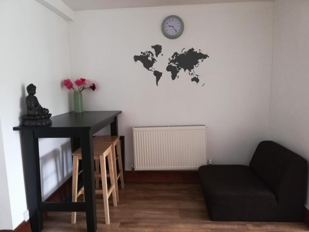 Comfy 3 Bed House Near Castle And Legoland