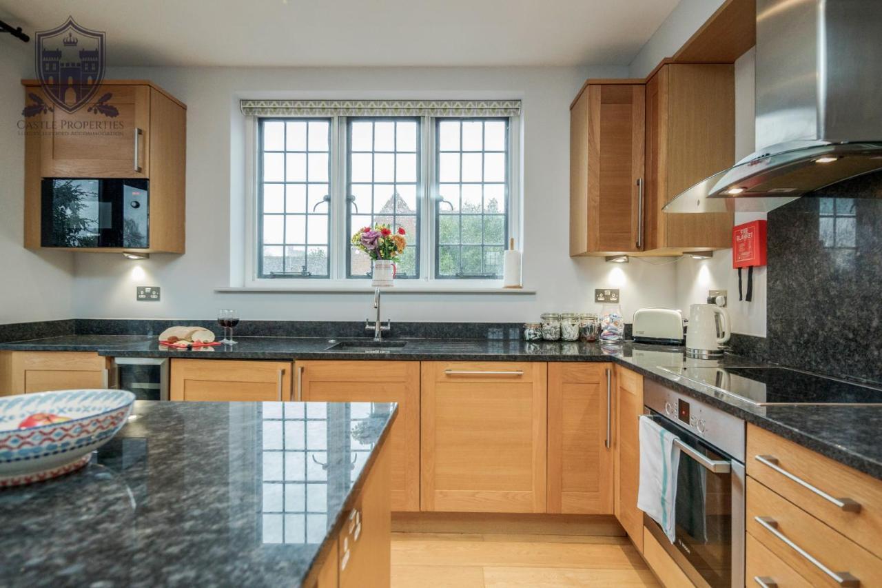 Castle Properties:eton-the College * Windsor