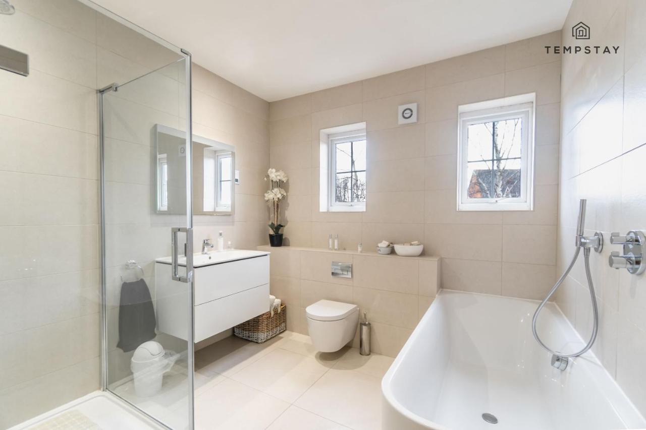 Luxury - Windsor, Gated Parking Holiday home