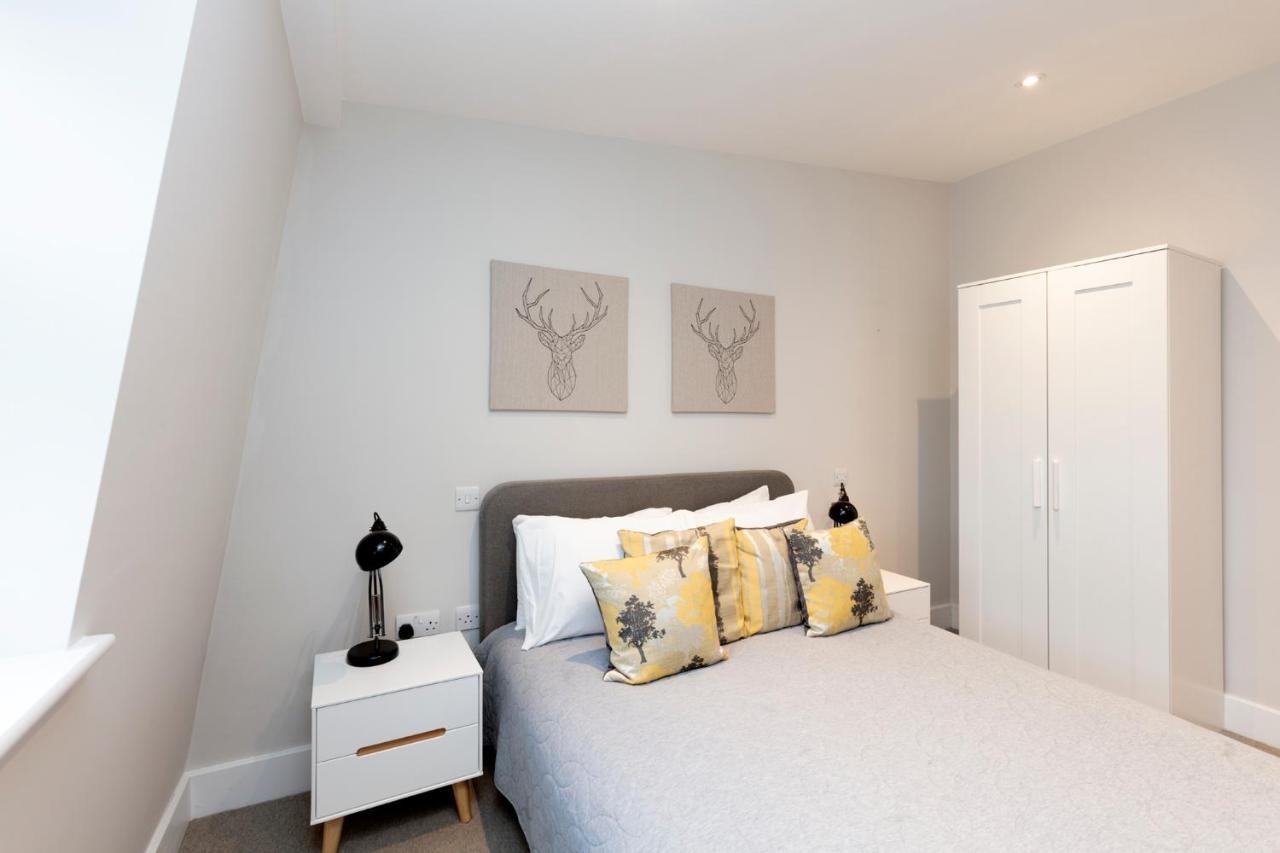 Stunning Town House With Parking Holiday home Windsor