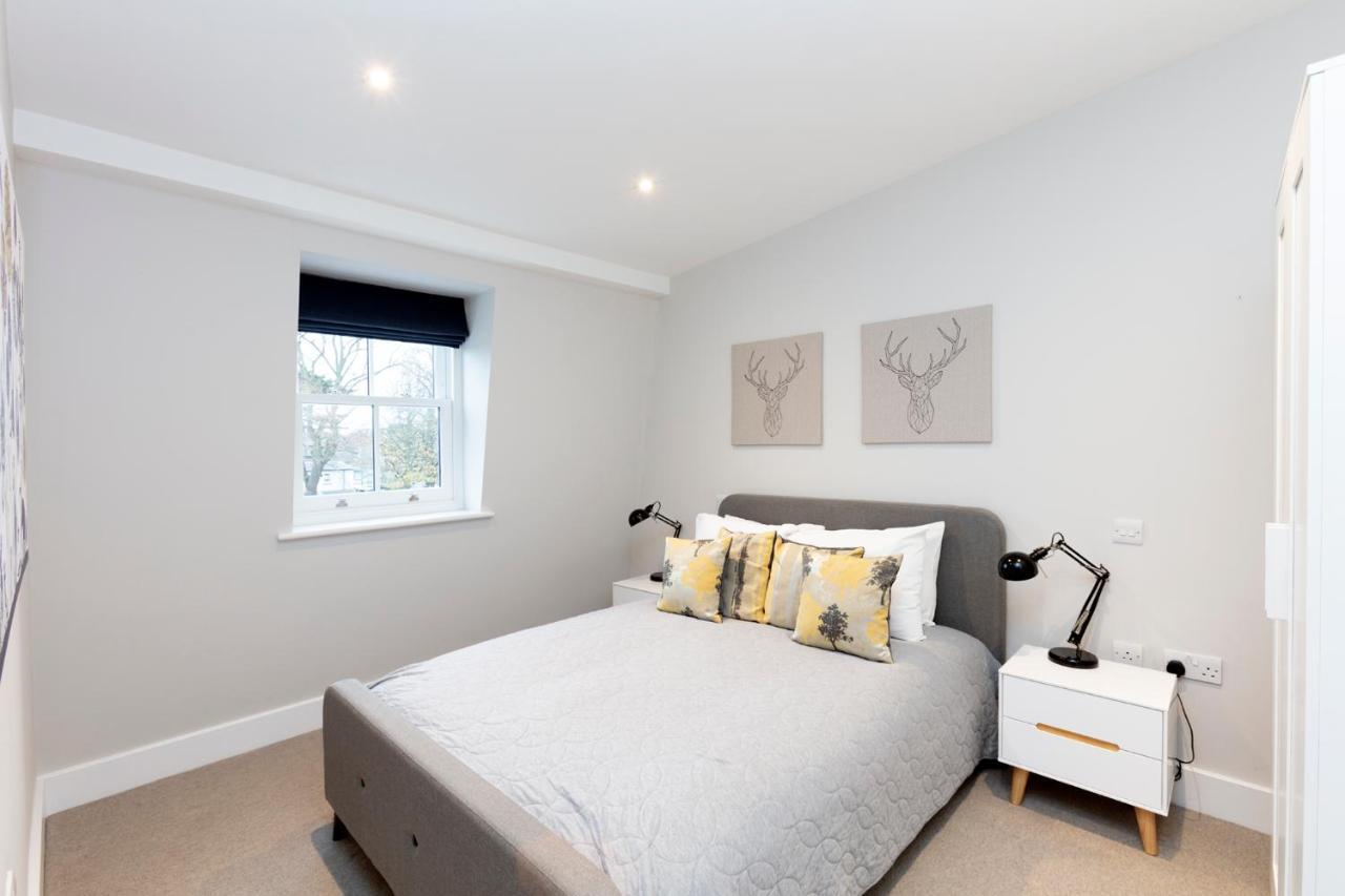 Stunning Town House With Parking Windsor