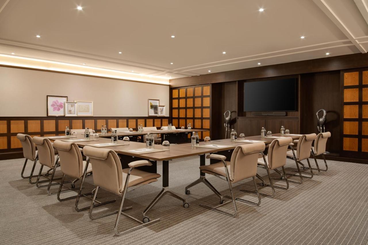 Fairmont Park Hotel 5*