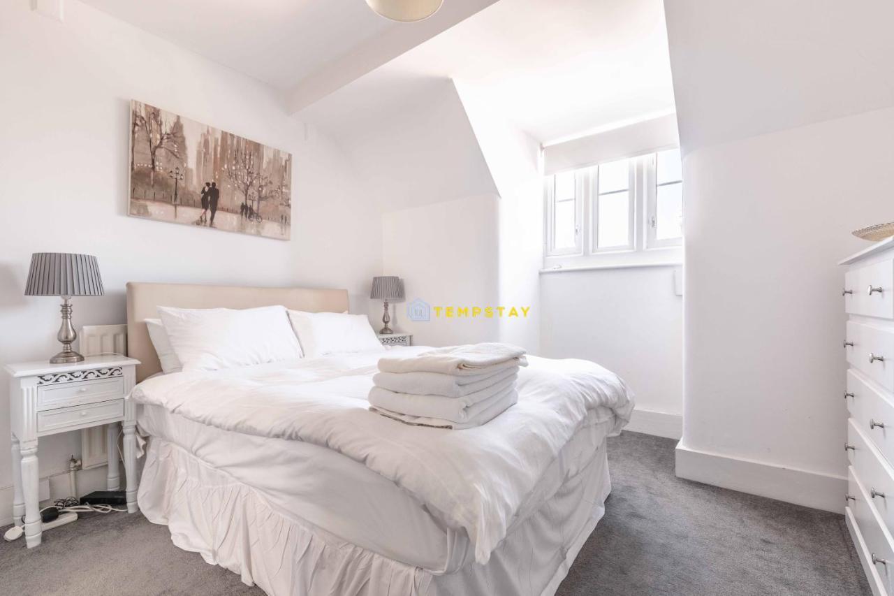 Apartment High St & Castle On Your Doorstep - A Hidden Gem! *