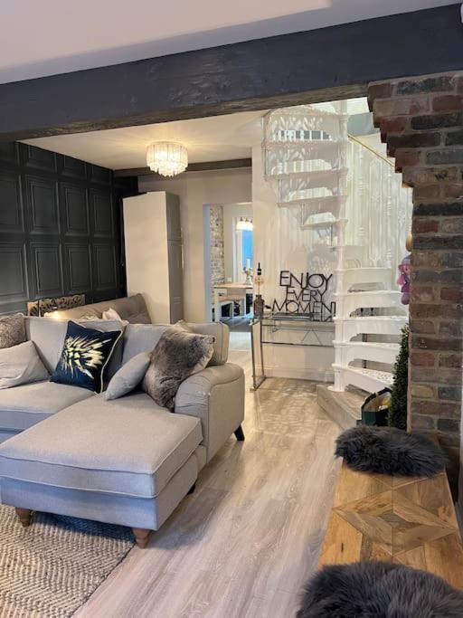 Retreat In Shadow Of The Castle. Holiday home Windsor