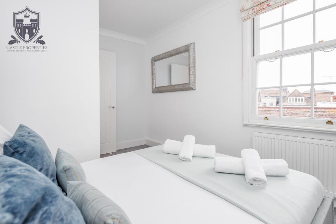 Apartment Castle Properties: The Sovereign 5 Bed Town House Windsor