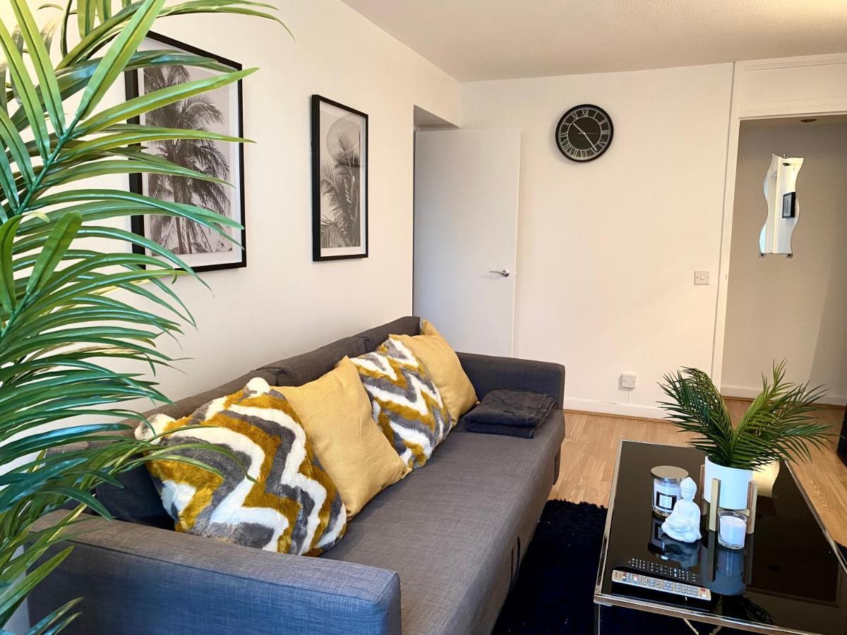 Entire Central With Free Parking! Apartment *