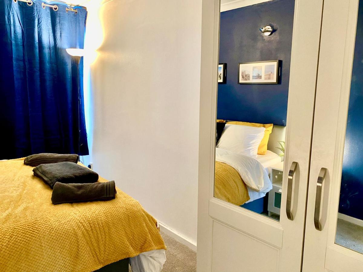 Apartment Entire Central With Free Parking! Windsor