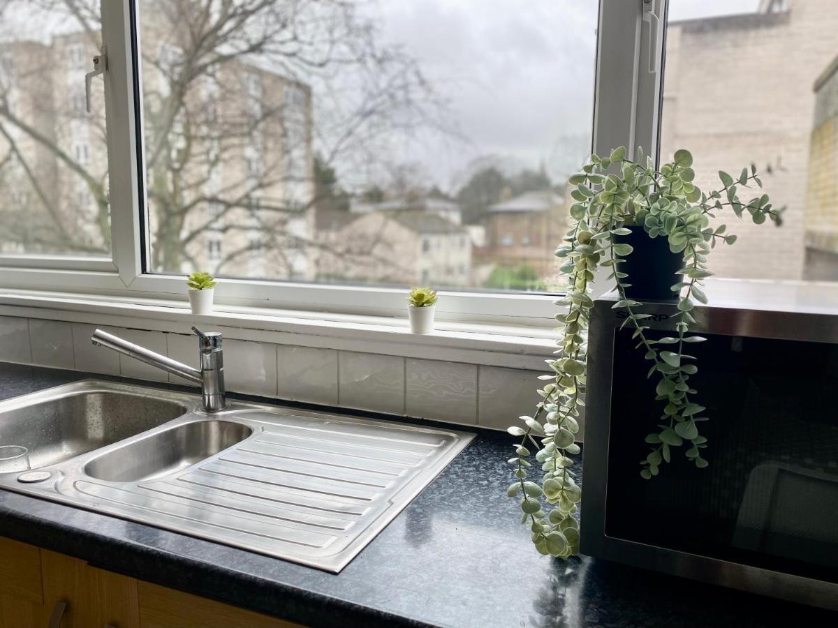 Entire Central With Free Parking! Apartment *