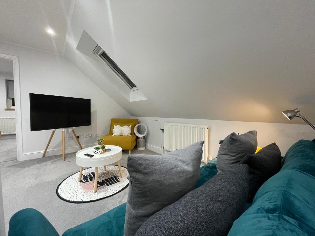 Unique Luxury Detached In That Sleeps 4 Windsor