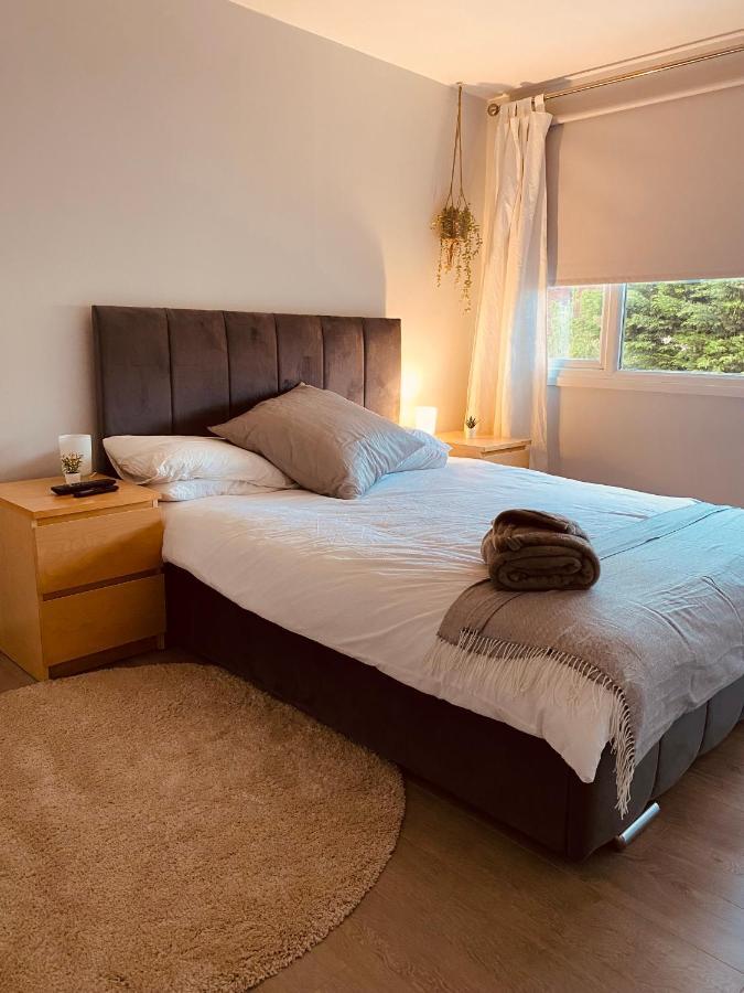 Windsor, Entire House, Free Parking, 64Mbps, Legoland&Thorpe Park Apartment Windsor