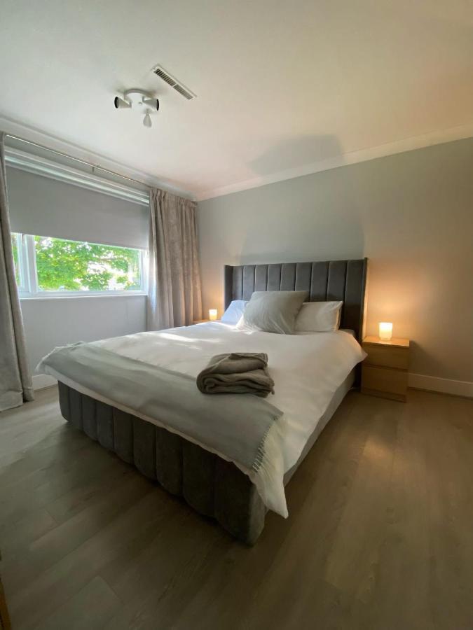 Windsor, Entire House, Free Parking, 64Mbps, Legoland&Thorpe Park *