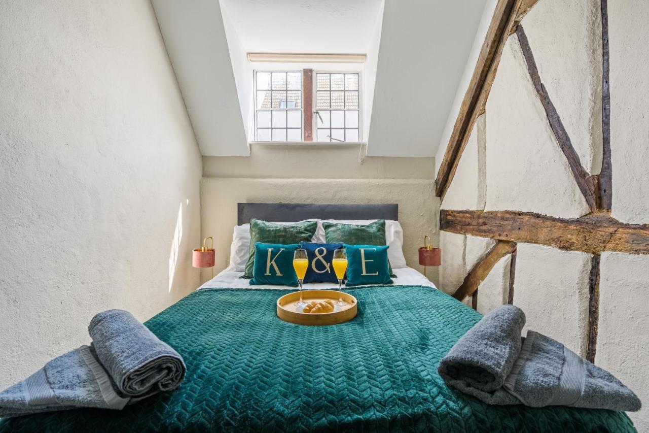 Characteristic 4 Bed In The Heart Of Apartment Windsor