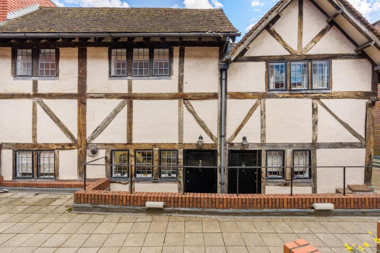 Characteristic 4 Bed In The Heart Of *