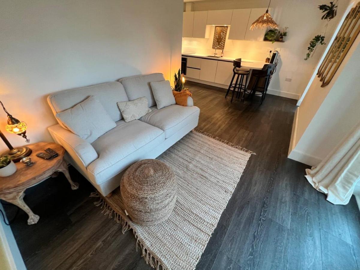 Apartment Windsor, Legoland, Ascot & Racecourse Sleeps 2 *