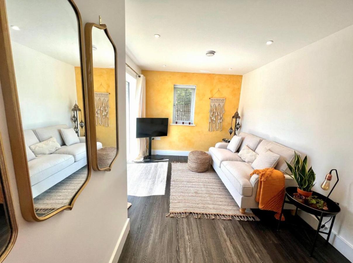 Apartment Windsor, Legoland, Ascot & Racecourse Sleeps 2 Windsor