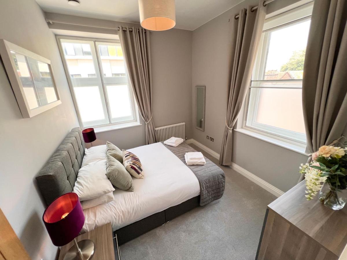 Apartment Urban Living's - Castle Luxury Windsor