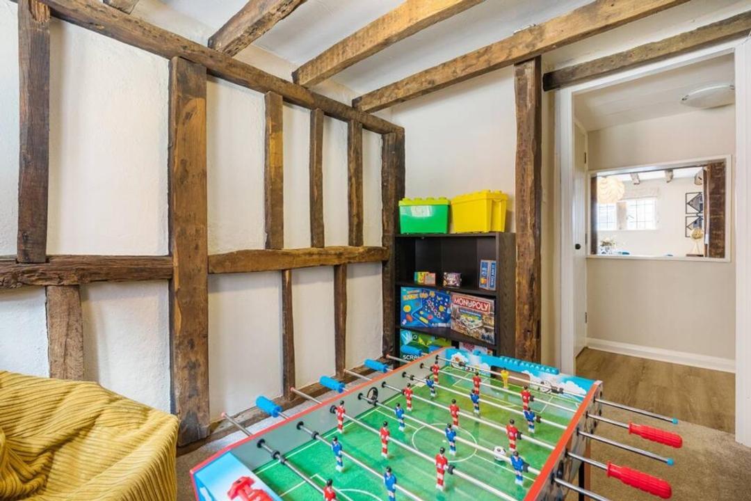 Characteristic 4 Bed In The Heart Of *