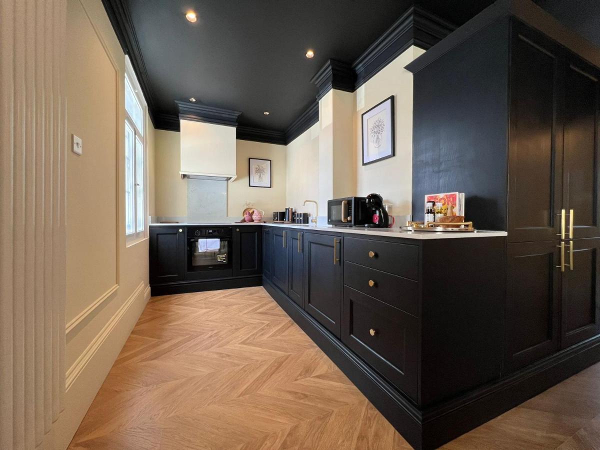 Apartment In Style Opposite Castle & Free Parking