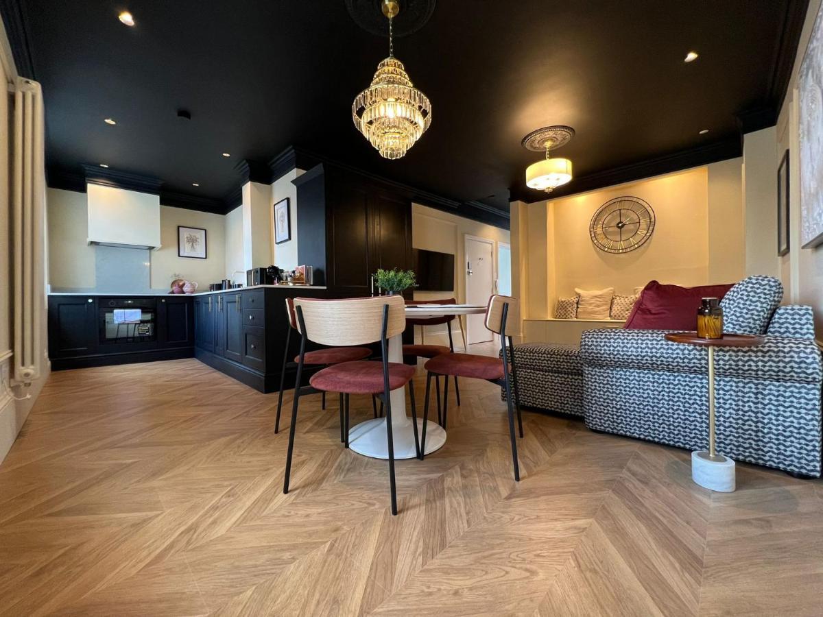 Apartment In Style Opposite Castle & Free Parking *