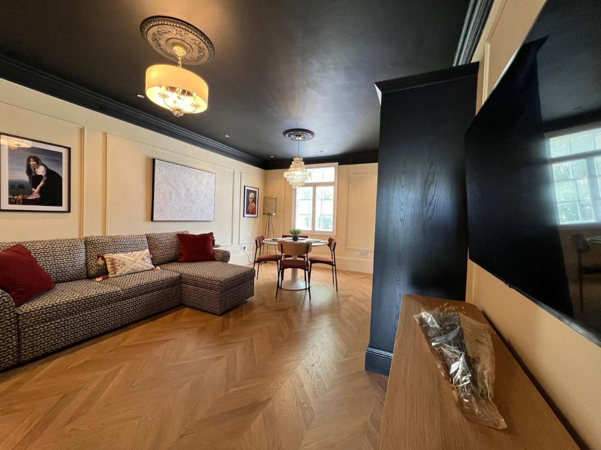 In Style Opposite Castle & Free Parking * Windsor