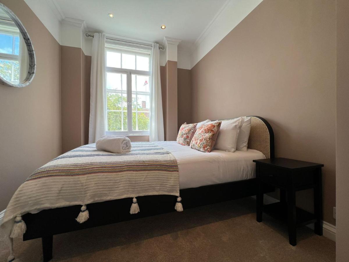 Apartment In Style Opposite Castle & Free Parking *