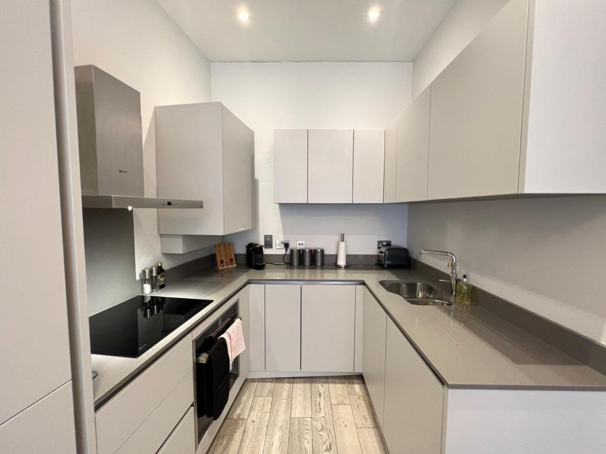 Urban Living's - Castle Luxury Apartment