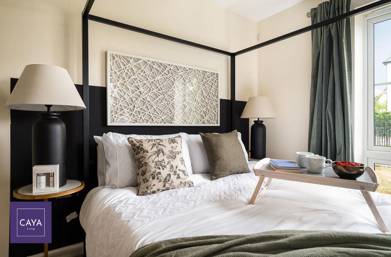 Caya Living: With Castle Views Apartment