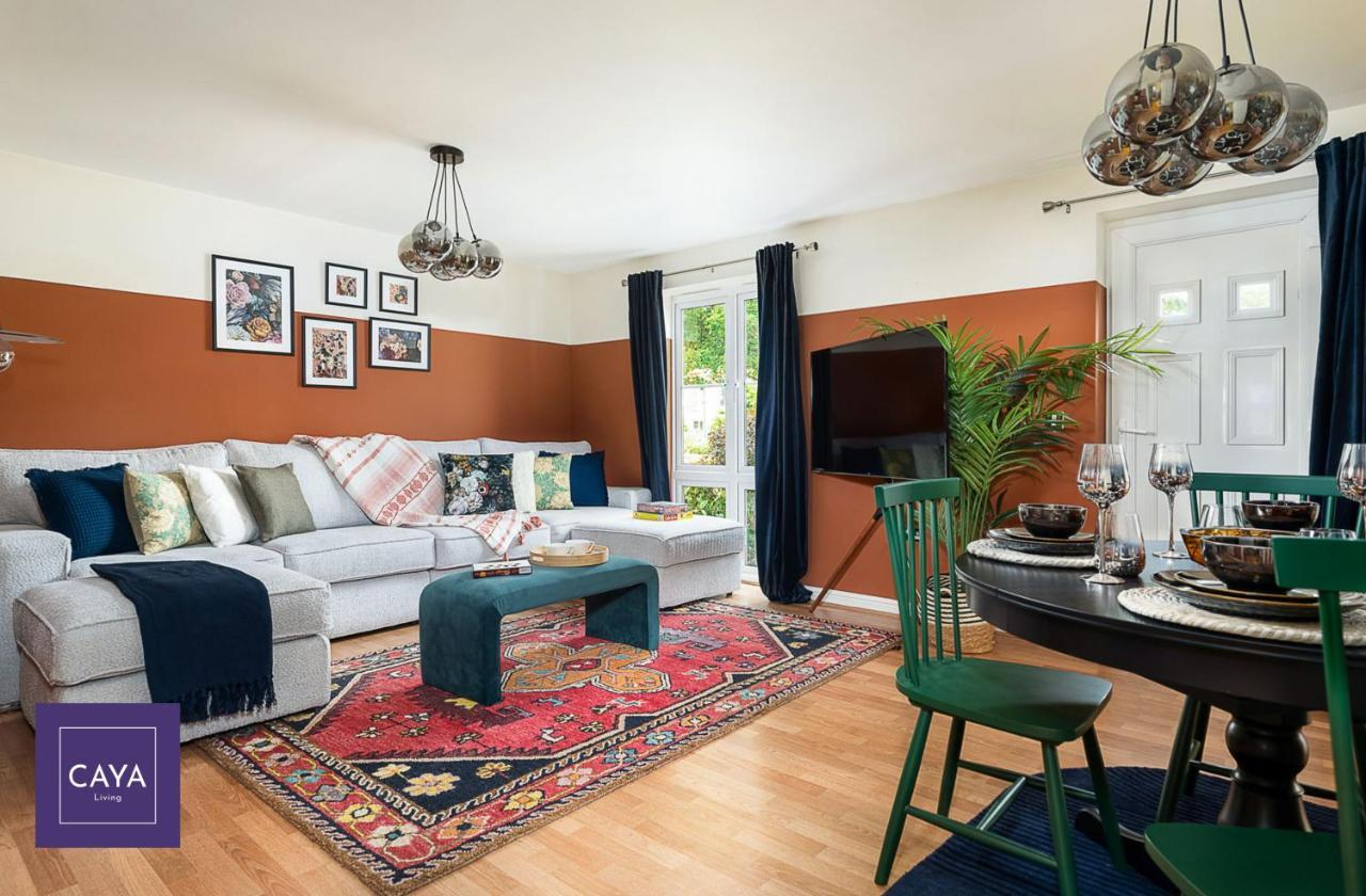 Caya Living: With Castle Views Apartment Windsor