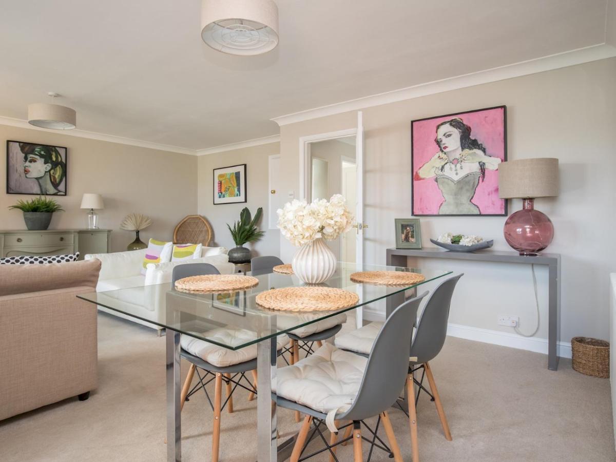 Pass The Keys Stylish 2 Bedroom Flat With Free Parking In Apartment *