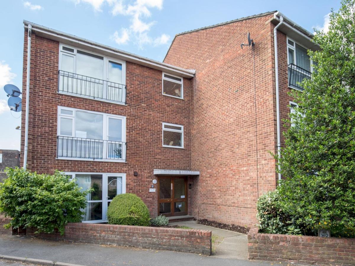 Pass The Keys Stylish 2 Bedroom Flat With Free Parking In Apartment