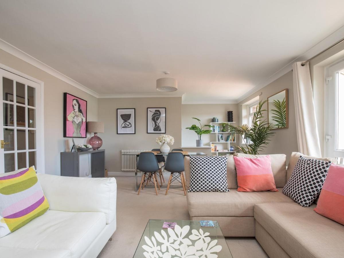 Pass The Keys Stylish 2 Bedroom Flat With Free Parking In Apartment *