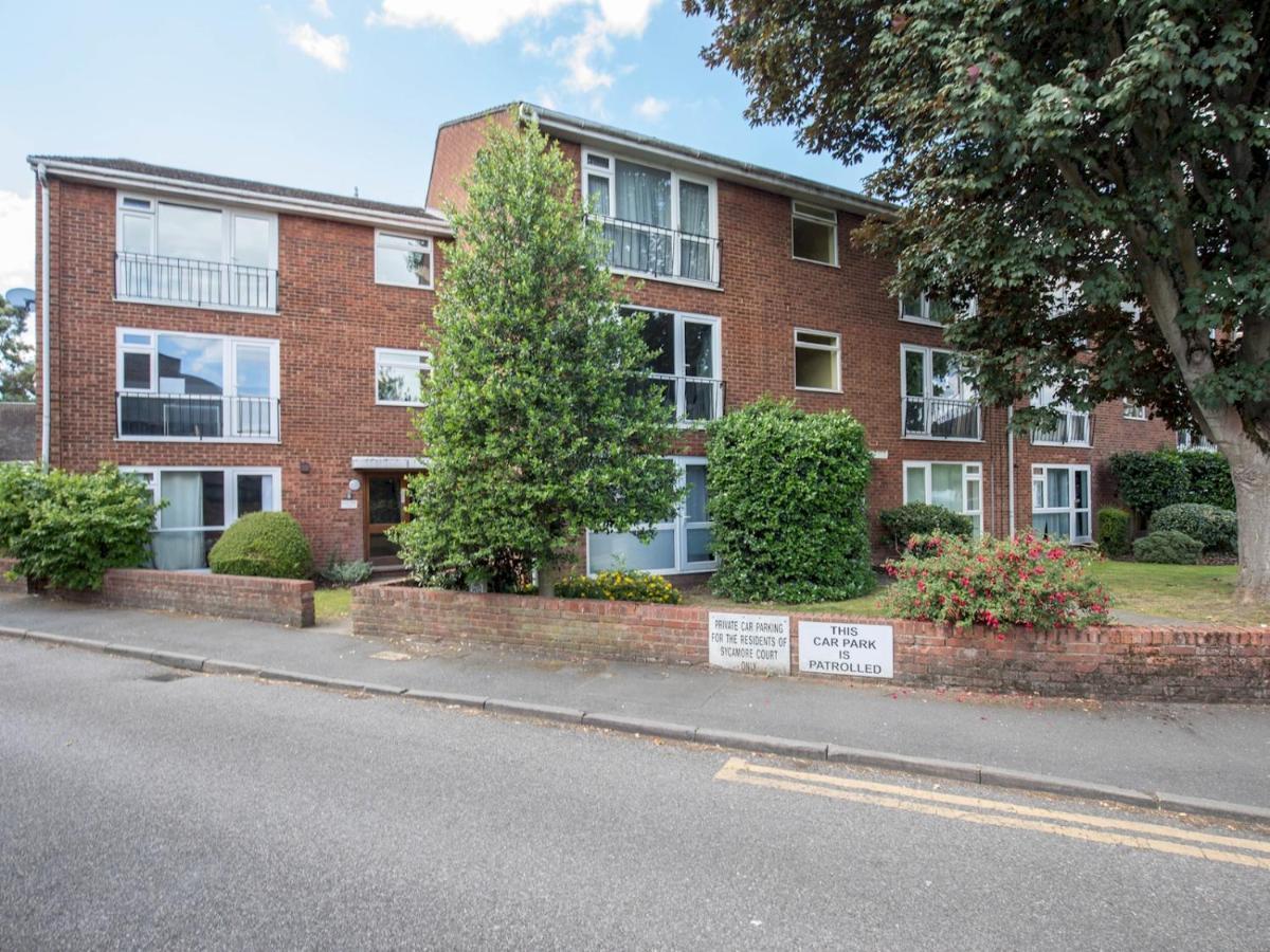 Pass The Keys Stylish 2 Bedroom Flat With Free Parking In