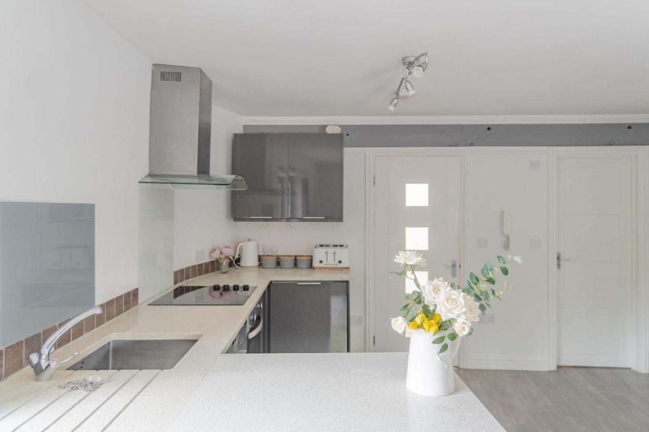 Castle & Shops On Your Doorstep & Parking * Windsor