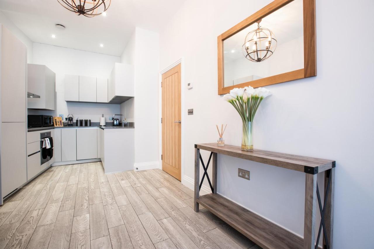 Apartment Urban Living's - Castle Luxury Windsor