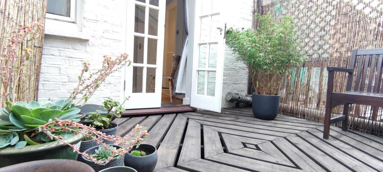 Cottage: Cosy, Charming, Full Of Character *