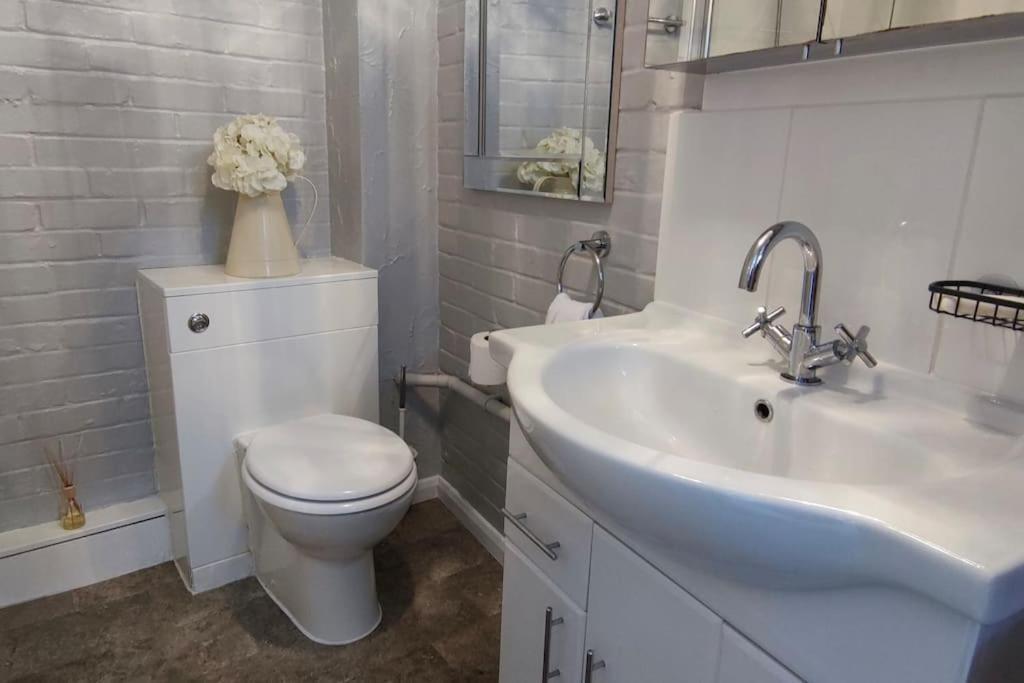 Cottage: Cosy, Charming, Full Of Character Villa *